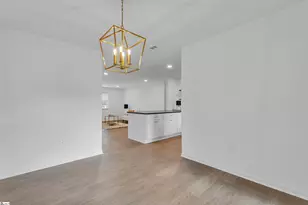 925 Cleveland St, Greenville, SC 29601 - Photo 10