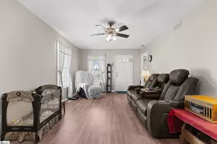 206 Oakland Ave, Greer, SC 29650 - Photo 4