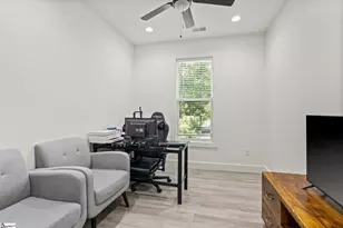 433 Lynn Rd, Taylors, SC 29687 - Photo 8