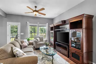129 St Johns St, Simpsonville, SC 29680 - Photo 6