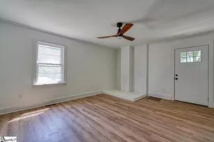 9 Forest Mill St, Spartanburg, SC 29301 - Photo 6