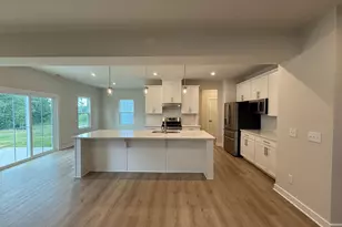 747 Vestrella Rd, Greenville, SC 29605 - Photo 6