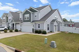 1332 Summer Gold Wy, Boiling Springs, SC 29316 - Photo 2