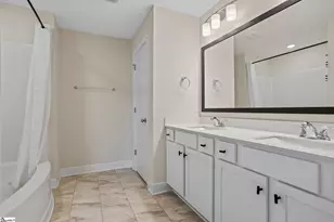 324 Hollenbeck Pl, Greenville, SC 29607 - Photo 4