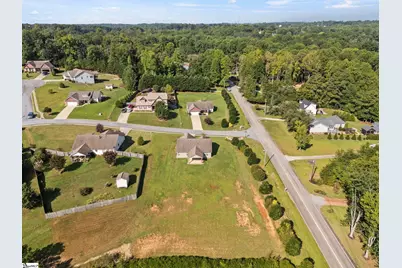 1 Hawkcrest Court, Travelers Rest, SC 29690 - Photo 4