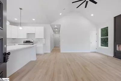579 Bee Street, Spartanburg, SC 29303 - Photo 12