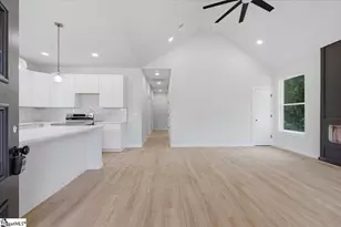 579 Bee St, Spartanburg, SC 29303 - Photo 12