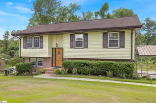 110 Earl St, Pickens, SC 29671 - Photo 2