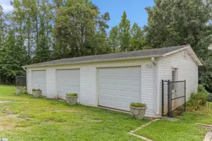 181 White Rd, Wellford, SC 29385 - Photo 6