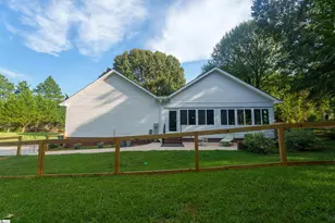 646 Gum Springs Rd, Taylors, SC 29688 - Photo 6
