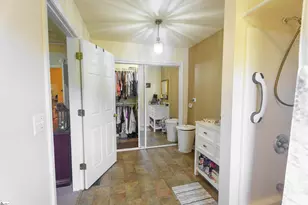 646 Gum Springs Rd, Taylors, SC 29688 - Photo 18