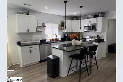 322 E Bearden Street, Greer, SC 29651 - Photo 2