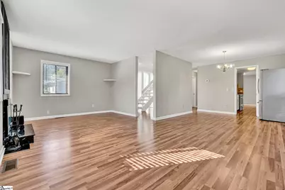1105 Charter Oak Drive, Taylors, SC 29687 - Photo 4