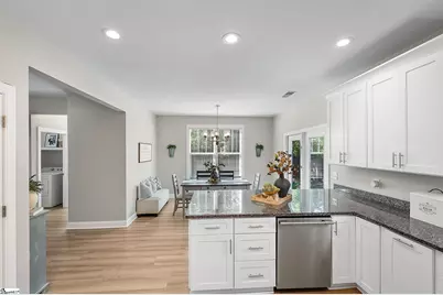 305 Pine Street, Greenville, SC 29601 - Photo 18