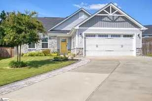 1038 Hunter Grn Ln, Spartanburg, SC 29302 - Photo 1
