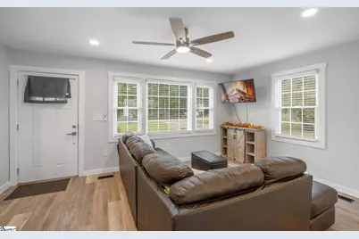 17 Cardinal Drive, Taylors, SC 29687 - Photo 8