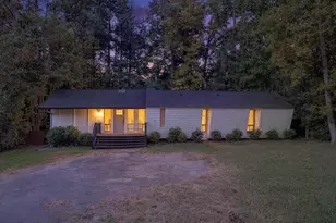 111 Oakdale Dr, Greenwood, SC 29649 - Photo 2