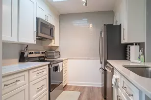 111 Oakdale Dr, Greenwood, SC 29649 - Photo 10
