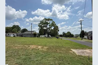 211 Pine Street, Reidville, SC 29375 - Photo 2