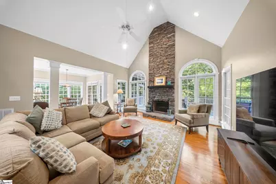105 Wolf Run Drive, Simpsonville, SC 29681 - Photo 2
