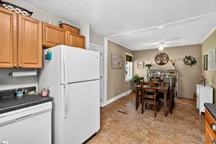 37 Crestmore Dr, Greenville, SC 29611 - Photo 10