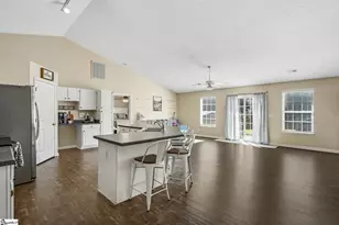 420 Lily Pond Ln, Taylors, SC 29687 - Photo 10