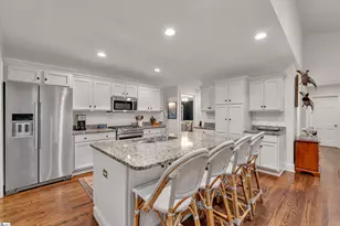 201 Brookwood Dr, Greenville, SC 29605 - Photo 10