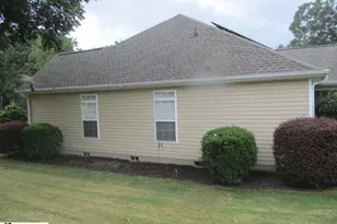 205 Fairhaven Dr, Greer, SC 29651 - Photo 4