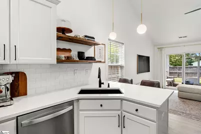 102 N Church Street, Duncan, SC 29334 - Photo 8