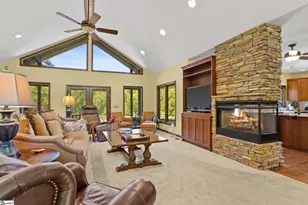 19 Crown Ridge Rd, Travelers Rest, SC 29690 - Photo 4