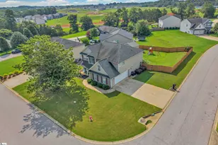 1010 Blythwood Dr, Piedmont, SC 29673 - Photo 2