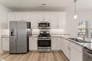 301 Hollenbeck Pl, Greenville, SC 29607 - Photo 4