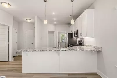 301 Hollenbeck Place, Greenville, SC 29607 - Photo 8