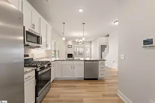 301 Hollenbeck Pl, Greenville, SC 29607 - Photo 6