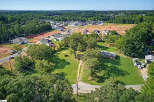 520 Standing Springs Rd, Greenville, SC 29605 - Photo 6