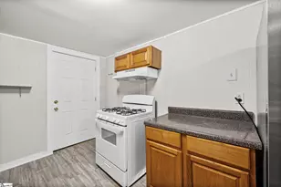 204 Hunters Ct, Laurens, SC 29360 - Photo 6