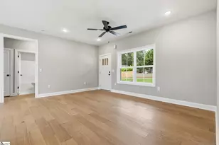 102 9th St, Greenville, SC 29611 - Photo 16