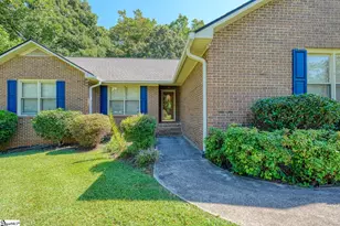 366 Shallowford Dr, Boiling Springs, SC 29316 - Photo 2