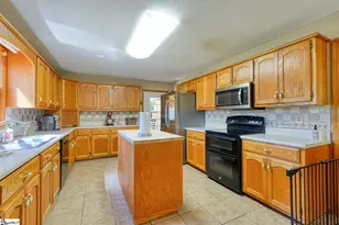 366 Shallowford Dr, Boiling Springs, SC 29316 - Photo 6