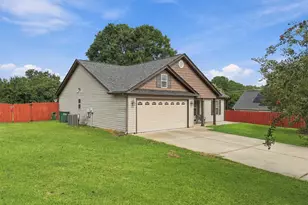 146 Gibbs Rd, Wellford, SC 29385 - Photo 2