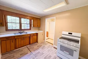 372 Oliver St, Spartanburg, SC 29303 - Photo 2