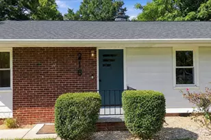 218 Elaine Ave, Taylors, SC 29687 - Photo 6
