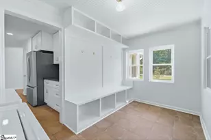 218 Elaine Ave, Taylors, SC 29687 - Photo 2