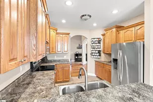 608 Mandeville Dr, Boiling Springs, SC 29316 - Photo 8