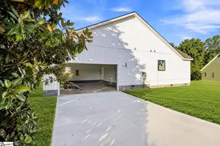 403 Anderson Ave, Westminster, SC 29693 - Photo 4
