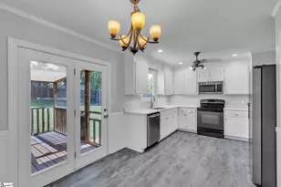 114 Saturn Ln, Greer, SC 29651 - Photo 10