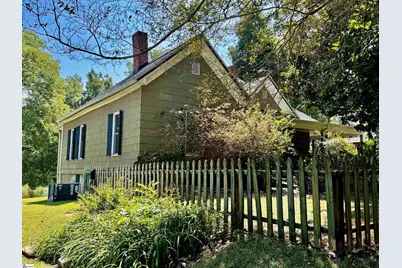 206 E Greenwood Street, Landrum, SC 29356 - Photo 1