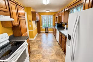331 Skylark Cir, Greer, SC 29650 - Photo 6