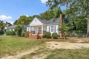 102 W Farley Ave, Laurens, SC 29360 - Photo 2