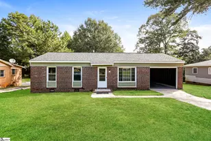 105 Short St, Laurens, SC 29360 - Photo 1